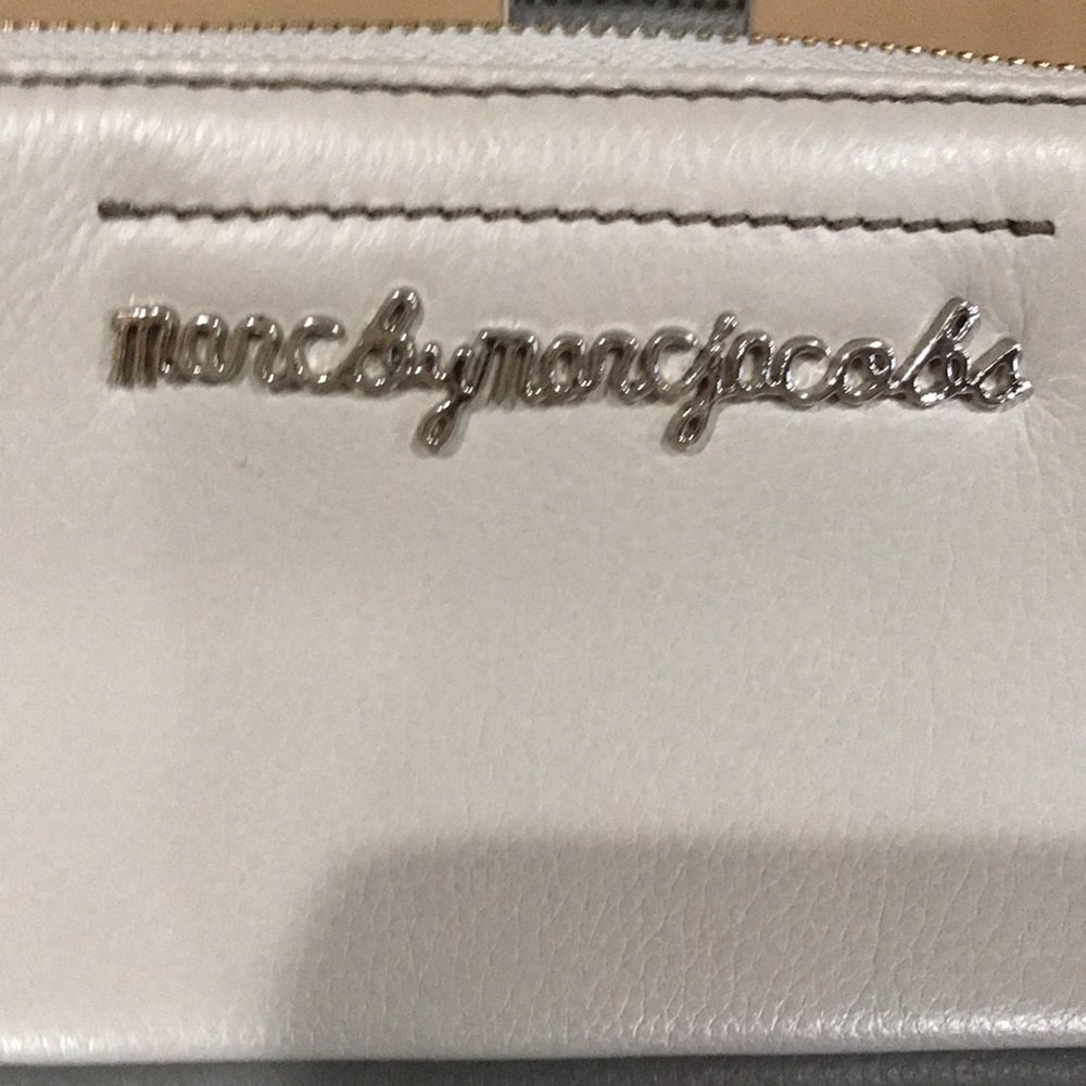 Marc by Marc Jacobs - Picture 2 of 8